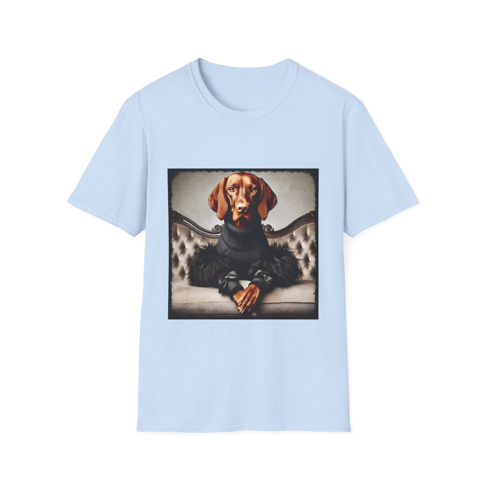 Vizsla Femme Fatale | Unisex Dog T-Shirt