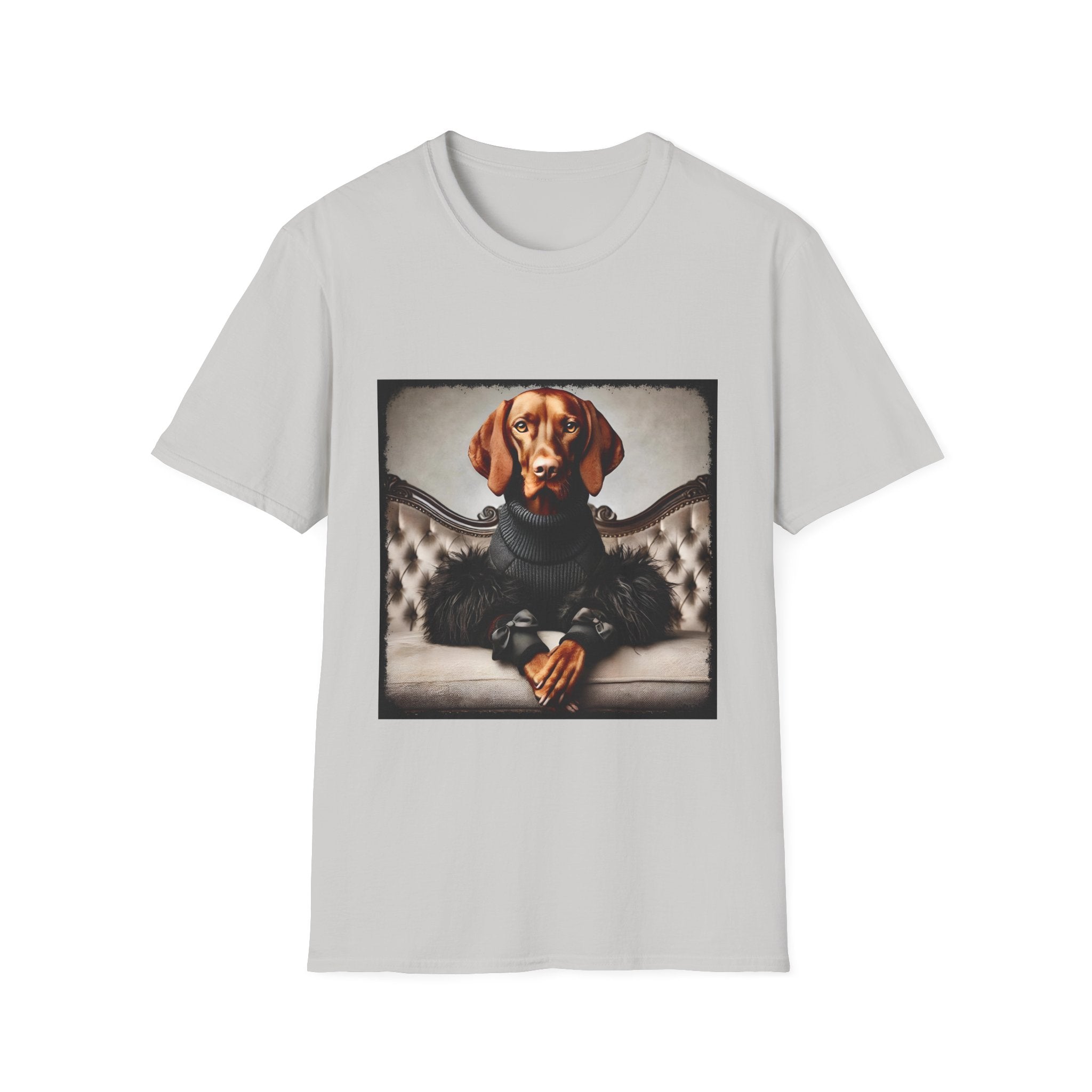 Vizsla Femme Fatale | Unisex Dog T-Shirt