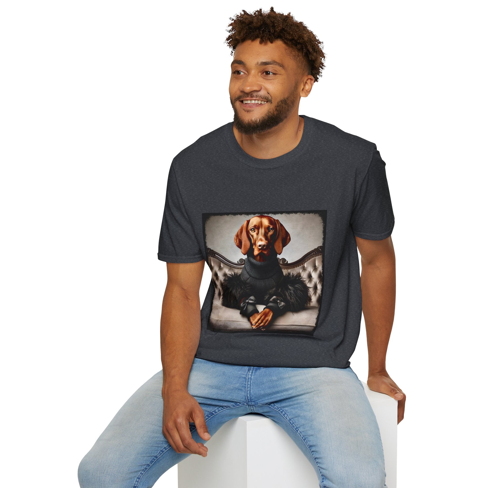 Vizsla Femme Fatale | Unisex Dog T-Shirt