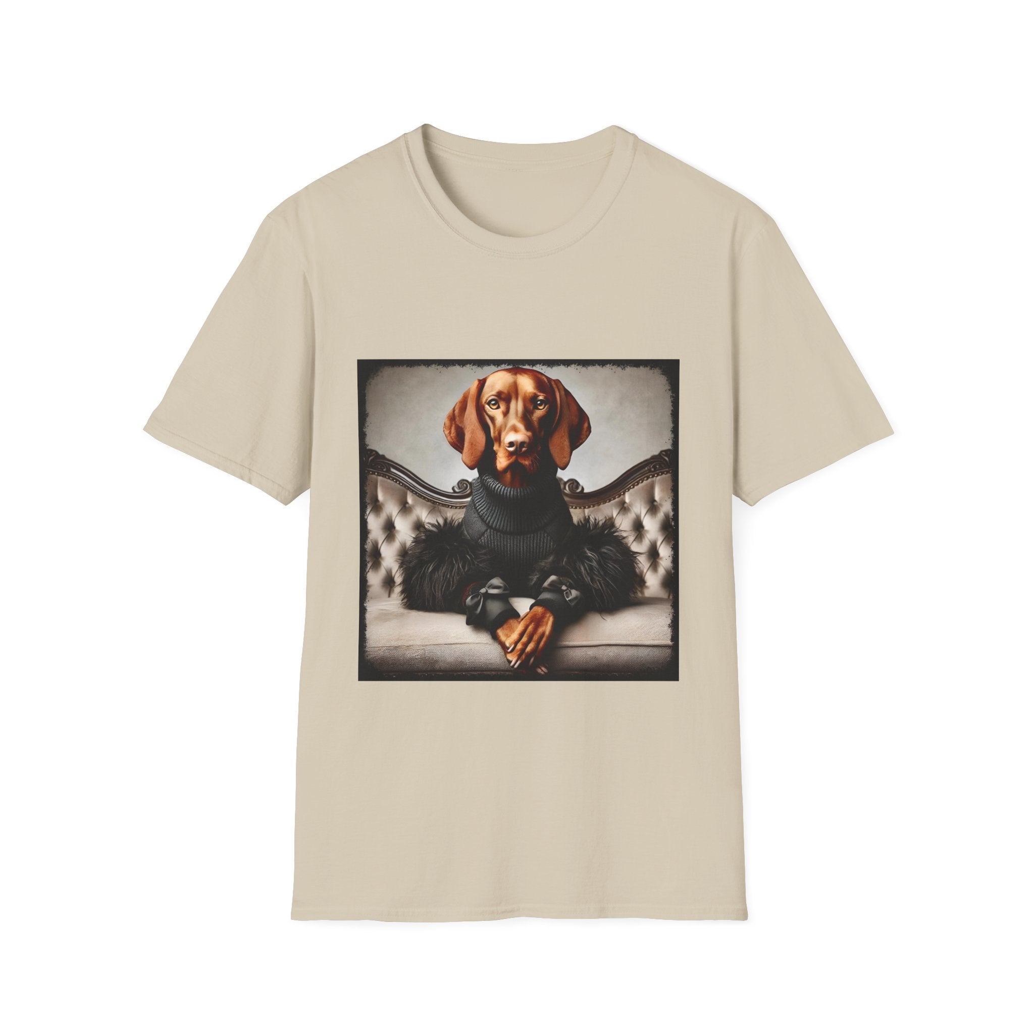 Vizsla Femme Fatale | Unisex Dog T-Shirt