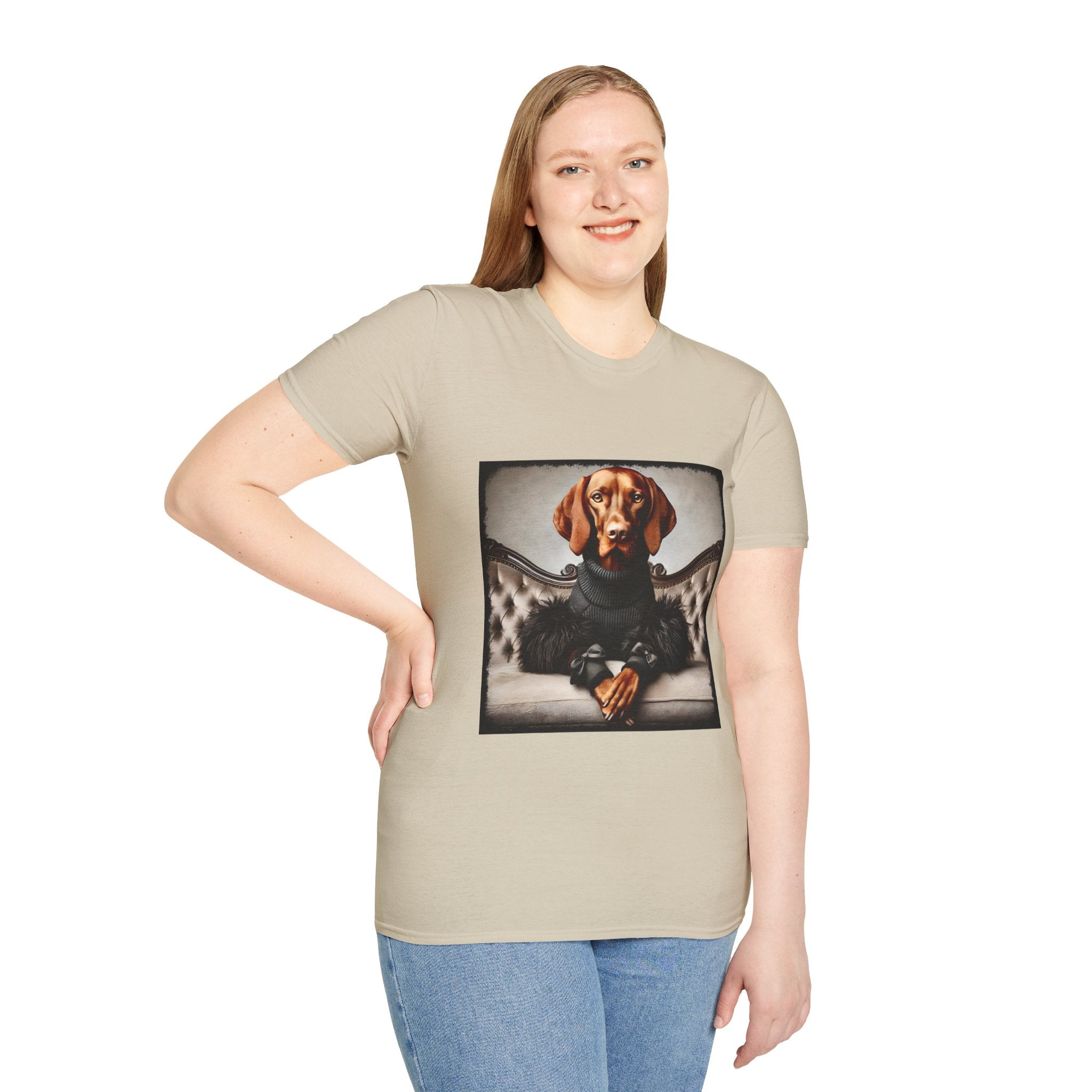Vizsla Femme Fatale | Unisex Dog T-Shirt